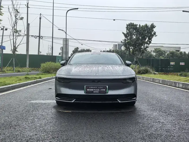 2024 Zeekr 007 с пробегом 28 000 км