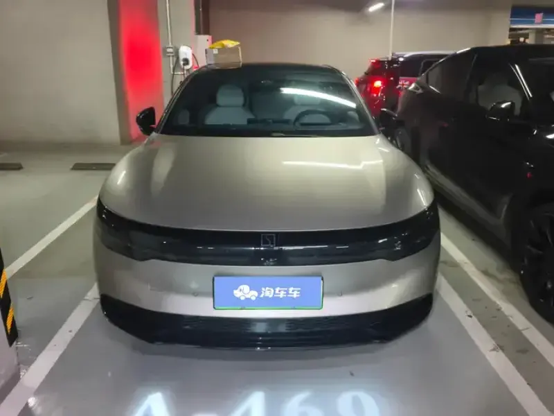 2024 Zeekr 007 с пробегом 52 000 км