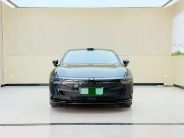2025 Zeekr 007 с пробегом 12 000 км