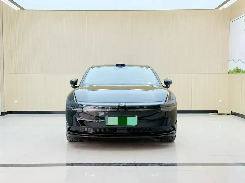 2025 Zeekr 007 с пробегом 12 000 км