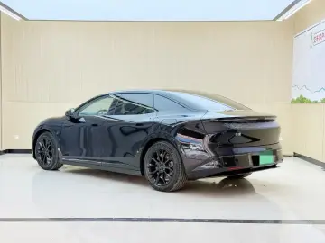 2025 Zeekr 007 с пробегом 12 000 км