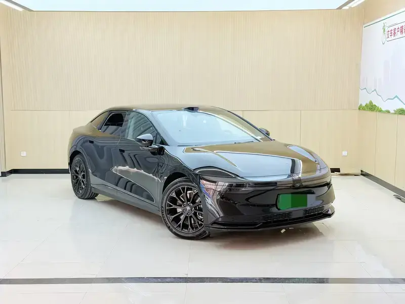2025 Zeekr 007 с пробегом 12 000 км