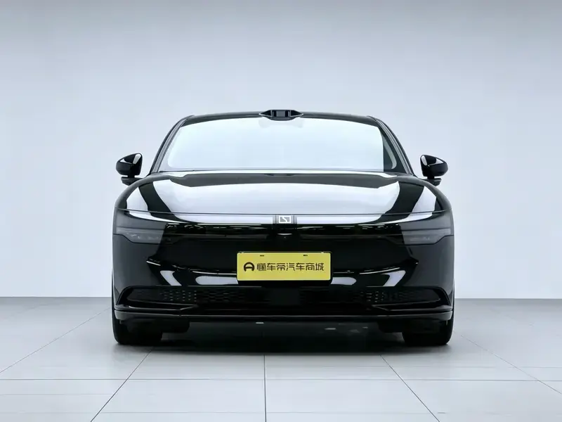 2025 Zeekr 007 с пробегом 23 200 км