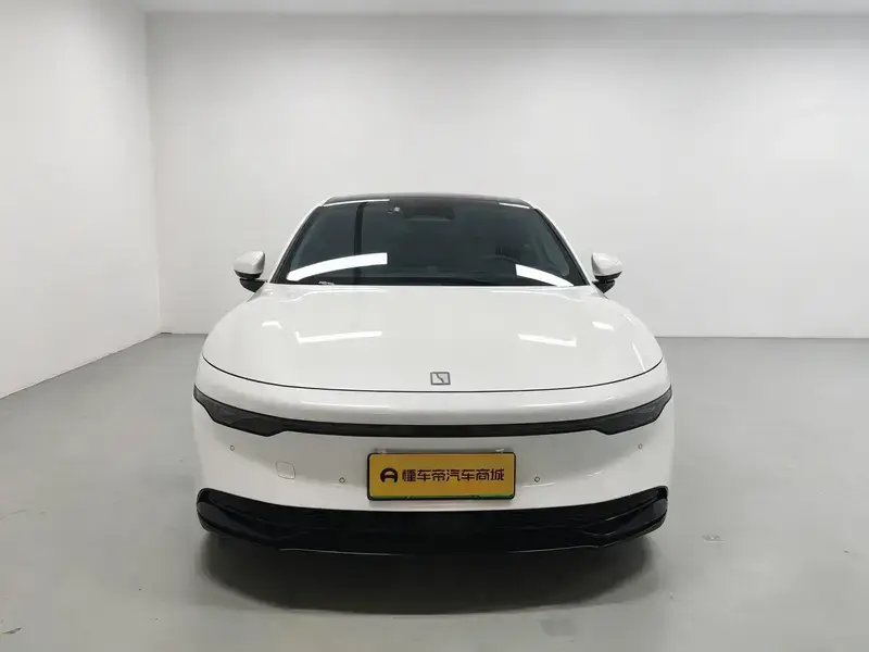 2024 Zeekr 007 с пробегом 26 400 км