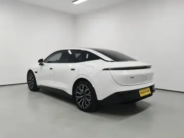 2024 Zeekr 007 с пробегом 26 400 км