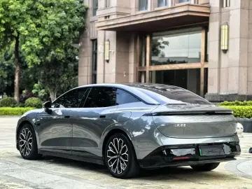 2024 Zeekr 007 с пробегом 26 000 км