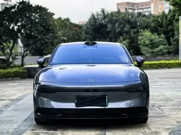 2024 Zeekr 007 с пробегом 26 000 км