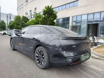 2024 Zeekr 007 с пробегом 37 000 км