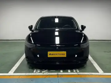 2025 Zeekr 007 с пробегом 16 000 км