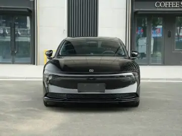 2024 Zeekr 007 с пробегом 16 000 км