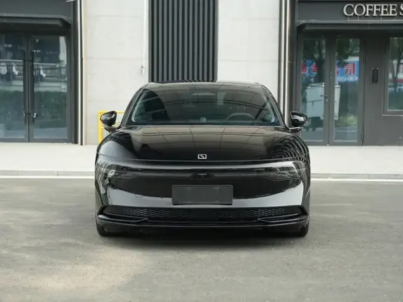 2024 Zeekr 007 с пробегом 16 000 км