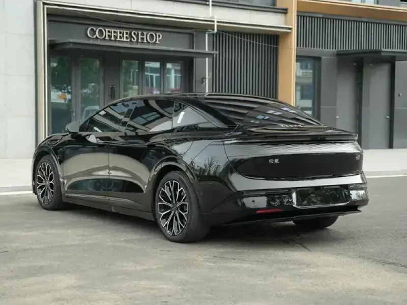 2024 Zeekr 007 с пробегом 16 000 км