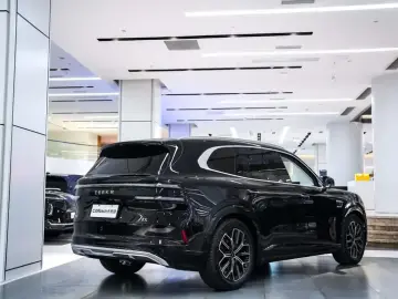 2026 Zeekr 8X с пробегом 500 км