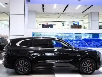 2026 Zeekr 8X с пробегом 500 км