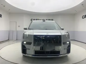 2024 Zeekr 009 с пробегом 12 100 км
