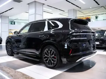 2026 Zeekr 8X с пробегом 100 км