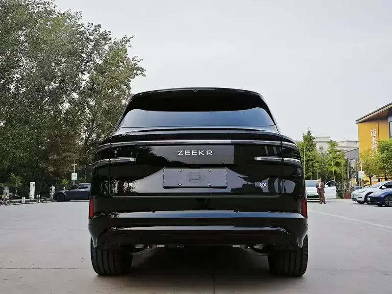 2026 Zeekr 8X с пробегом 1 000 км