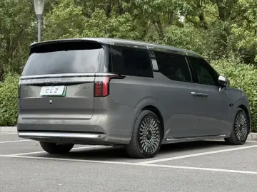 2026 Zeekr 009 с пробегом 16 000 км