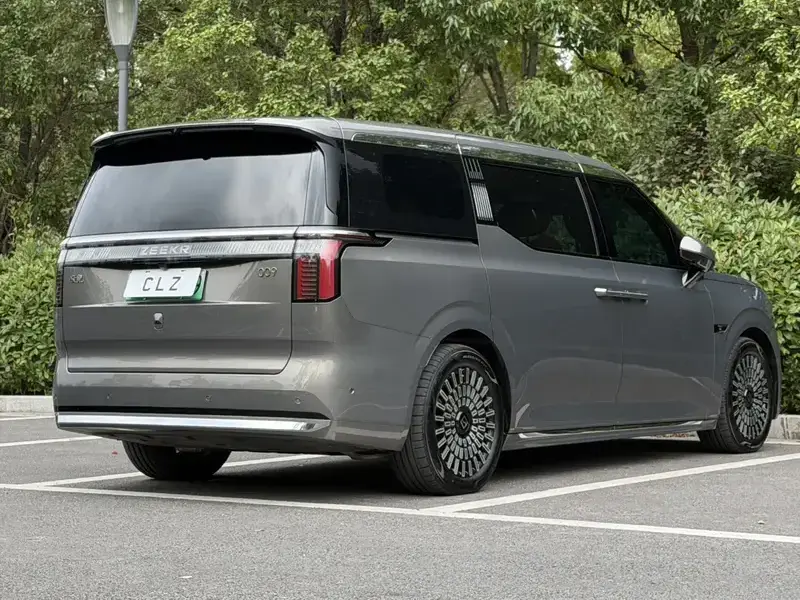 2026 Zeekr 009 с пробегом 16 000 км