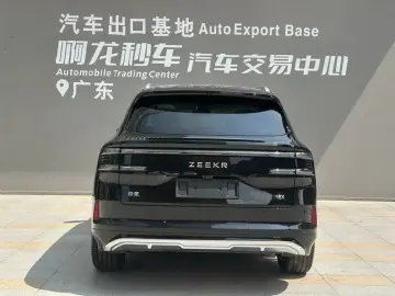2026 Zeekr 8X с пробегом 200 км