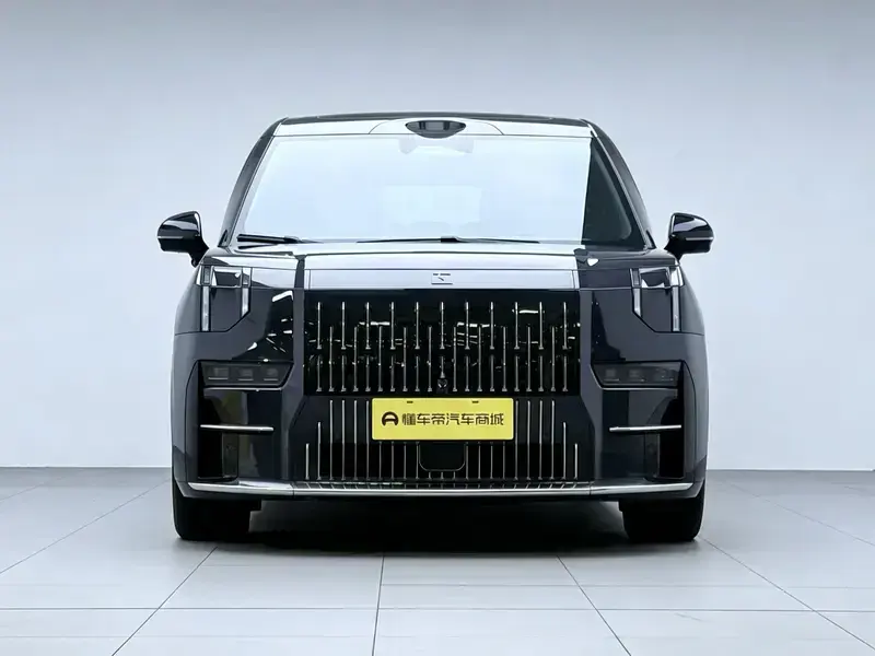 2024 Zeekr 009 с пробегом 48 300 км