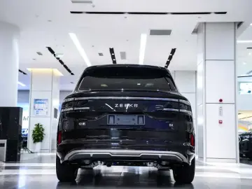 2026 Zeekr 8X с пробегом 100 км