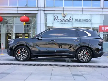 2026 Zeekr 8X с пробегом 5 000 км