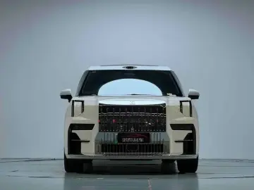 2024 Zeekr 009 с пробегом 16 000 км