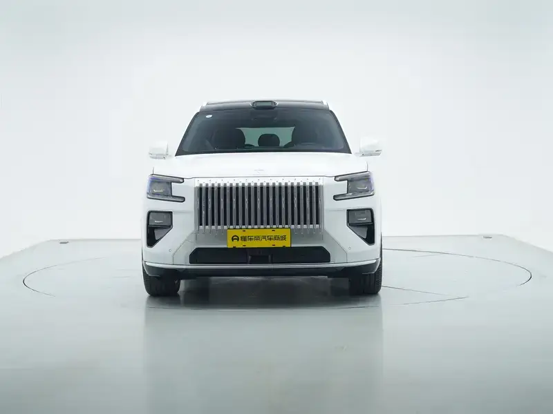 2026 Zeekr 8X с пробегом 200 км