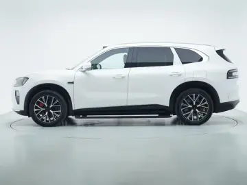 2026 Zeekr 8X с пробегом 200 км