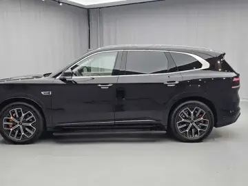 2026 Zeekr 8X с пробегом 800 км
