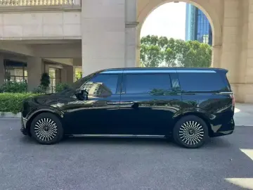 2024 Zeekr 009 с пробегом 15 000 км