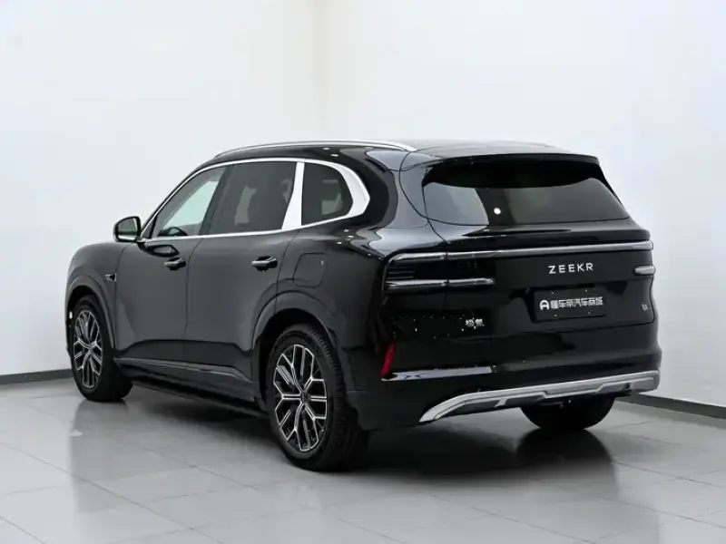 2026 Zeekr 8X с пробегом 100 км