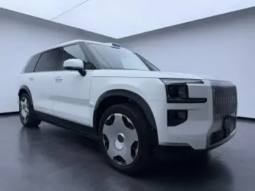 2025 Zeekr 9X с пробегом 25 000 км