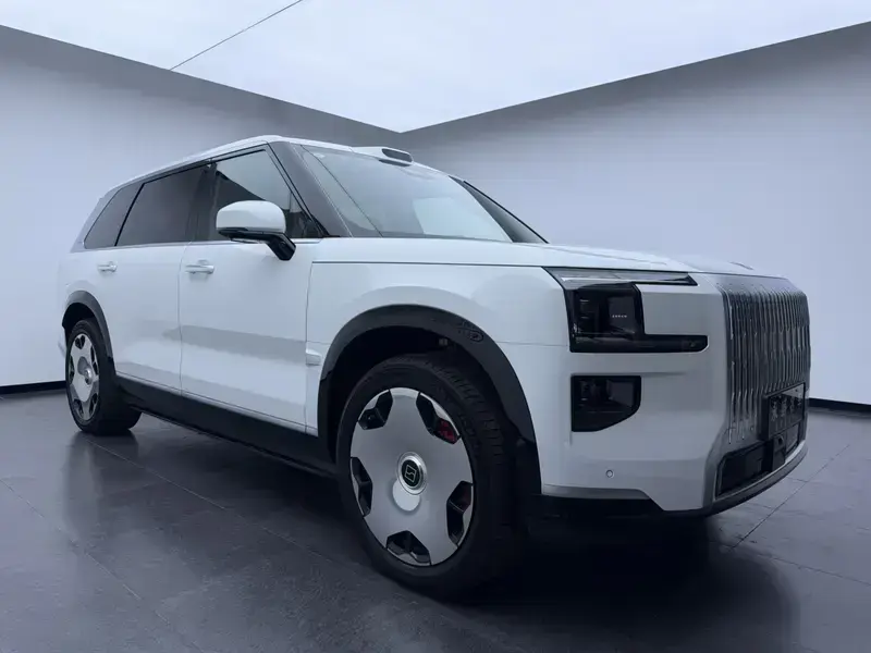 2025 Zeekr 9X с пробегом 25 000 км
