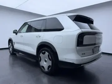 2025 Zeekr 9X с пробегом 25 000 км