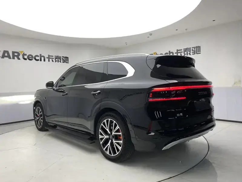 2026 Zeekr 8X с пробегом 3 600 км