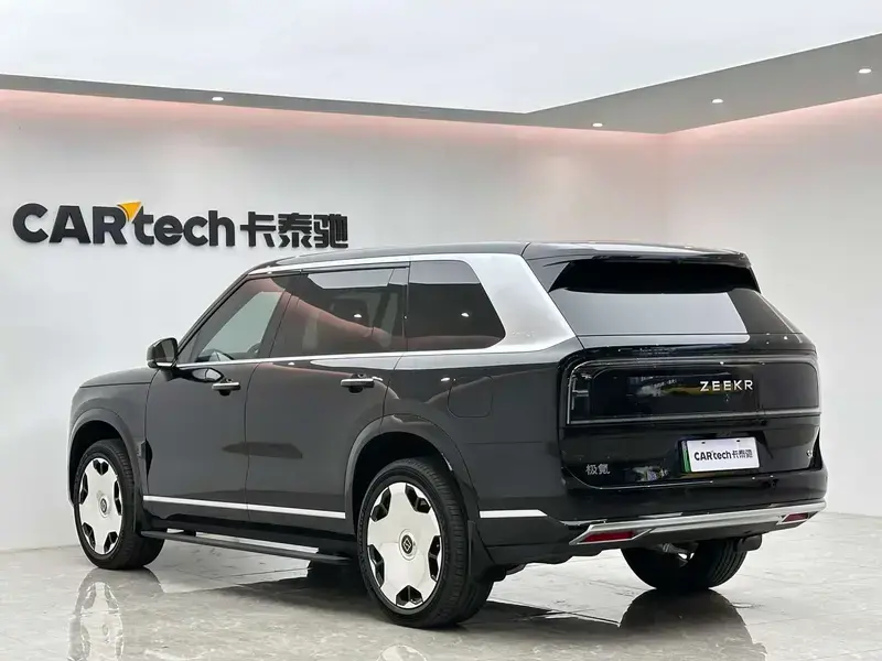 2025 Zeekr 9X с пробегом 4 000 км