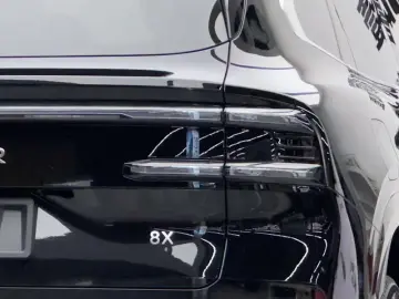 2026 Zeekr 8X с пробегом 4 000 км