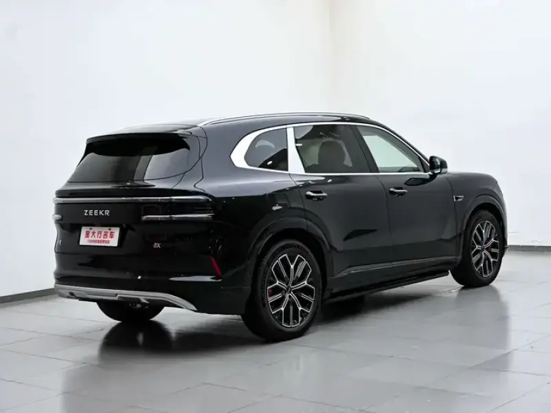 2026 Zeekr 8X с пробегом 100 км