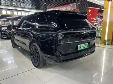 2025 Zeekr 9X с пробегом 21 000 км