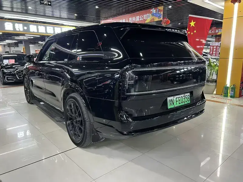 2025 Zeekr 9X с пробегом 21 000 км