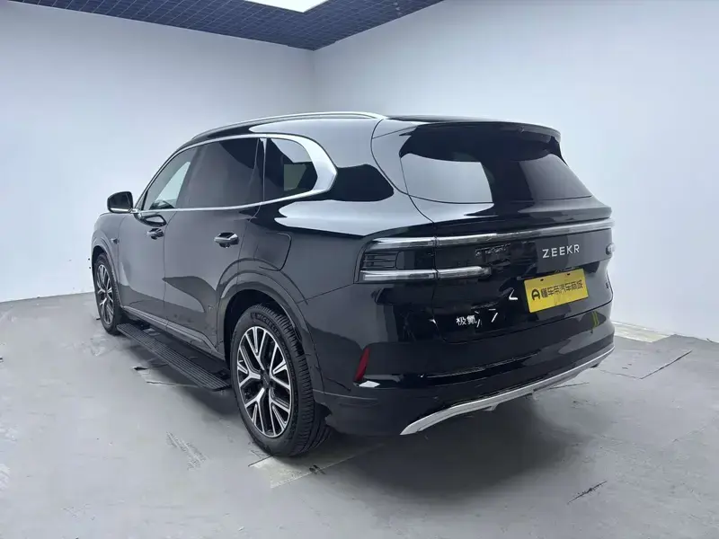 2026 Zeekr 8X с пробегом 100 км