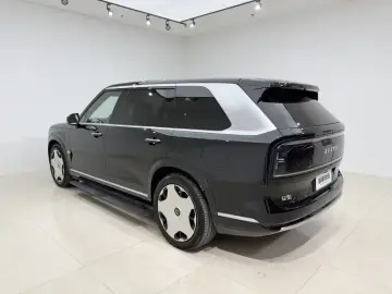 2025 Zeekr 9X с пробегом 21 000 км