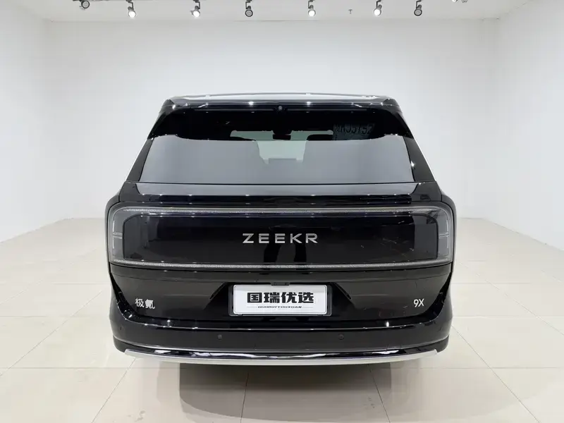 2025 Zeekr 9X с пробегом 21 000 км