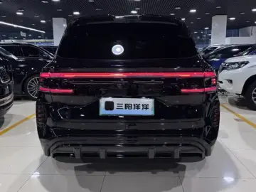 2026 Zeekr 8X с пробегом 6 000 км
