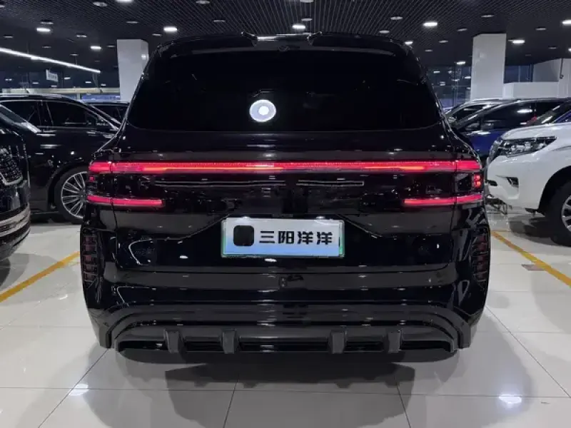 2026 Zeekr 8X с пробегом 6 000 км