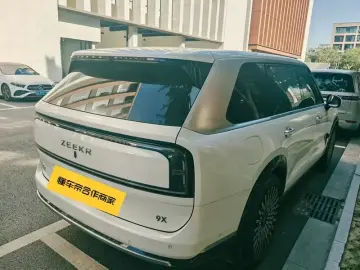 2025 Zeekr 9X с пробегом 21 000 км