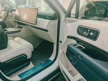 2025 Zeekr 9X с пробегом 21 000 км