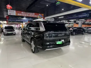 2025 Zeekr 9X с пробегом 5 000 км